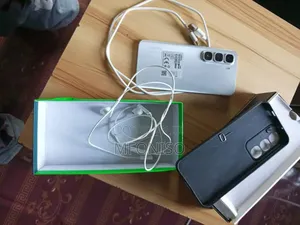 Infinix Hot 60i 64 GB Silver