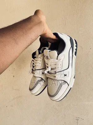Louis Vuitton Sneakers