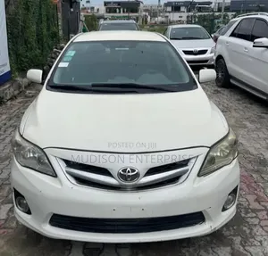 Toyota Corolla LE 4dr Sedan (1.8L 4cyl 4A) 2012 White
