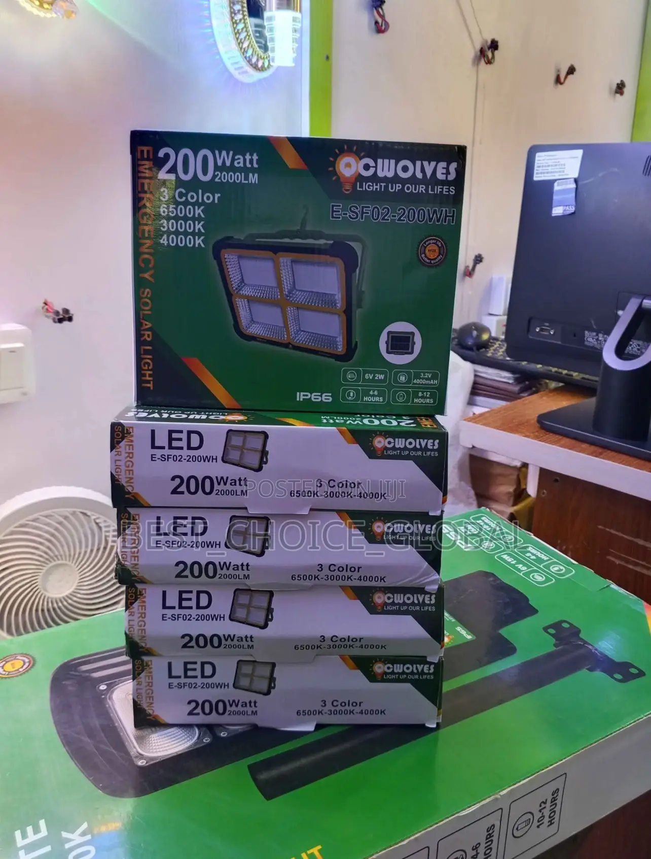 200watt Solar Emergency Indoor Light
