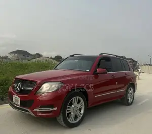 Mercedes-Benz GLK-Class Base GLK 350 4dr 4x2 (3.5L 6cyl 7A) 2015 Red