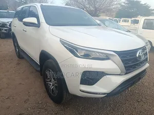 Toyota Fortuner 2021 White
