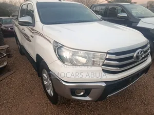Toyota Hilux 2018 White