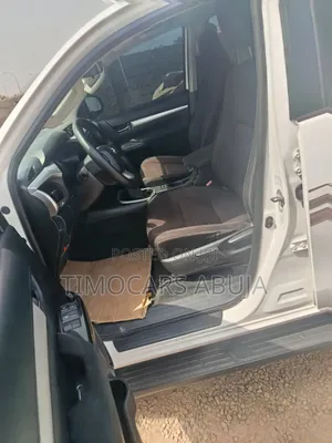 Toyota Hilux 2018 White