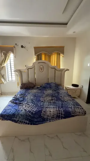 6by6 Royal Bedframe