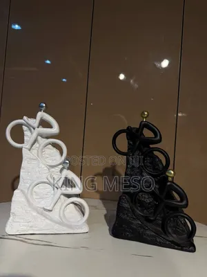 Double Bicycle Decorative Figurine Bicycle on Rock Stand Out