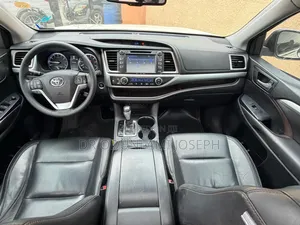 Toyota Highlander XLE V6 4x4 (3.5L 6cyl 6A) 2016 White