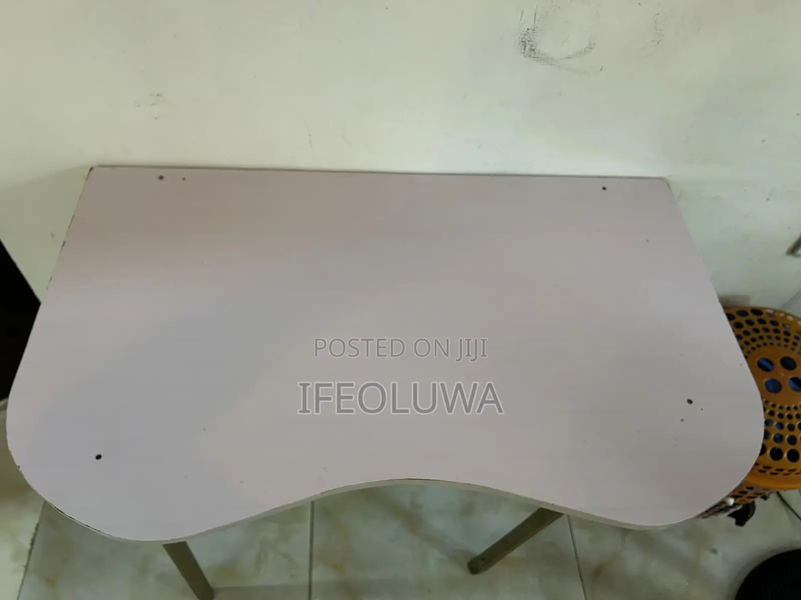 Asymmetrical Work Table (White)
