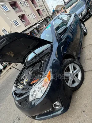Toyota Camry SE 4dr Sedan (2.5L 4cyl 6A) 2013 Blue