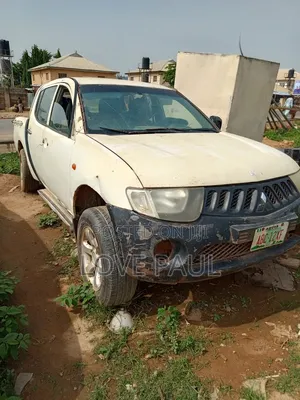 Mitsubishi L200 2006 White