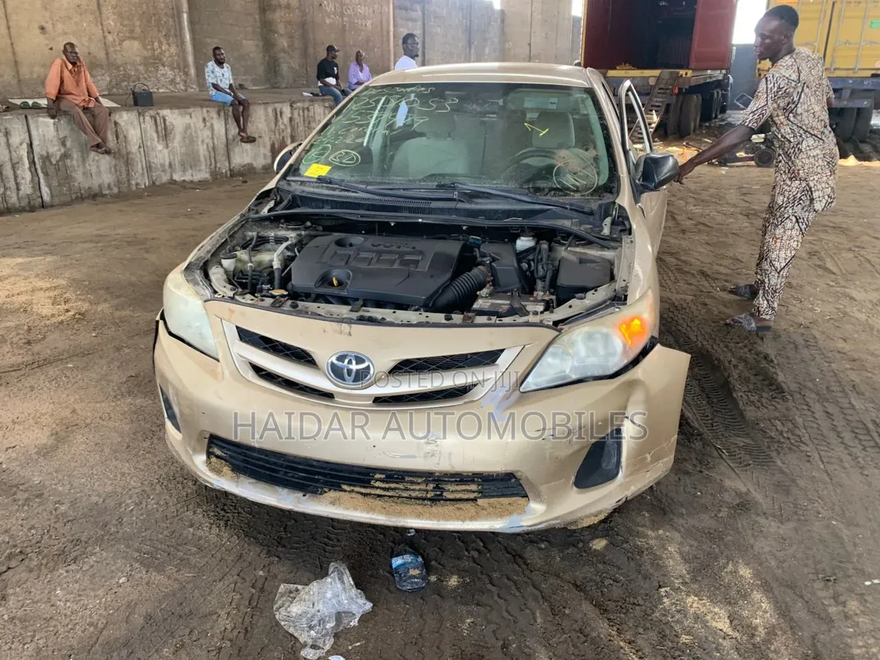 Toyota Corolla 2012 Gold