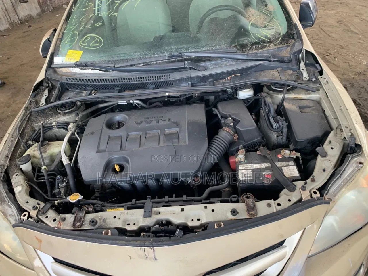Toyota Corolla 2012 Gold