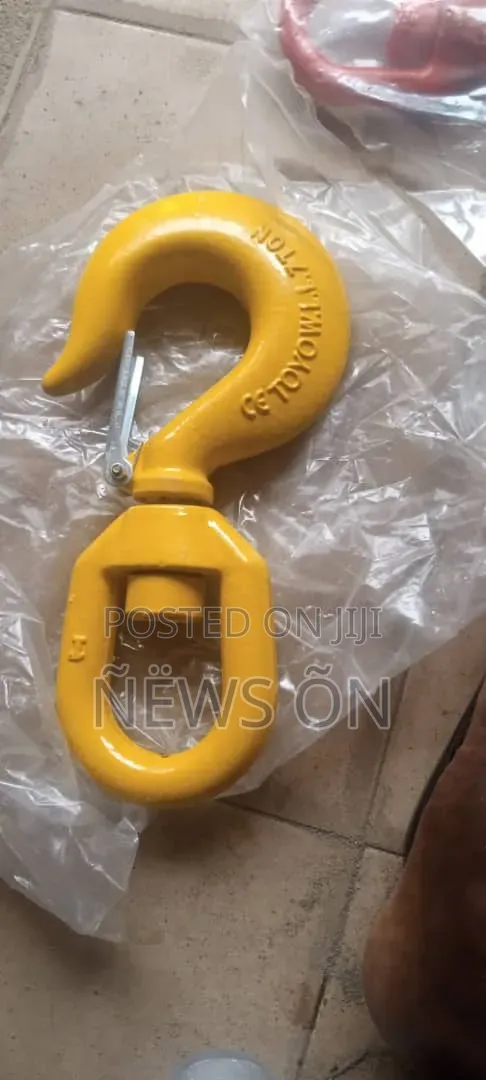 Yellow Lifting Hook Is Designed for Industrial Rigging 7ton
