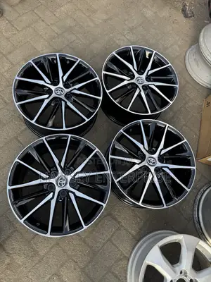 Toyota Camry 2017 Rim 18