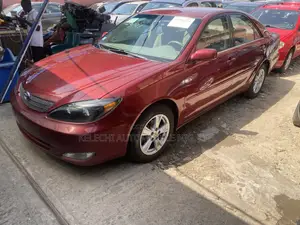 Toyota Camry LE 4dr Sedan (2.4L 4cyl 5A) 2005 Red