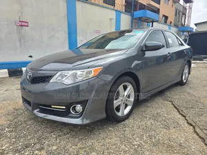 Toyota Camry SE Sport 4dr Sedan (2.5L 4cyl 6A) 2014 Gray