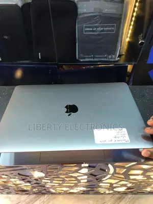 Laptop Apple MacBook Pro 2017 8GB Intel Core i5 SSD 256GB