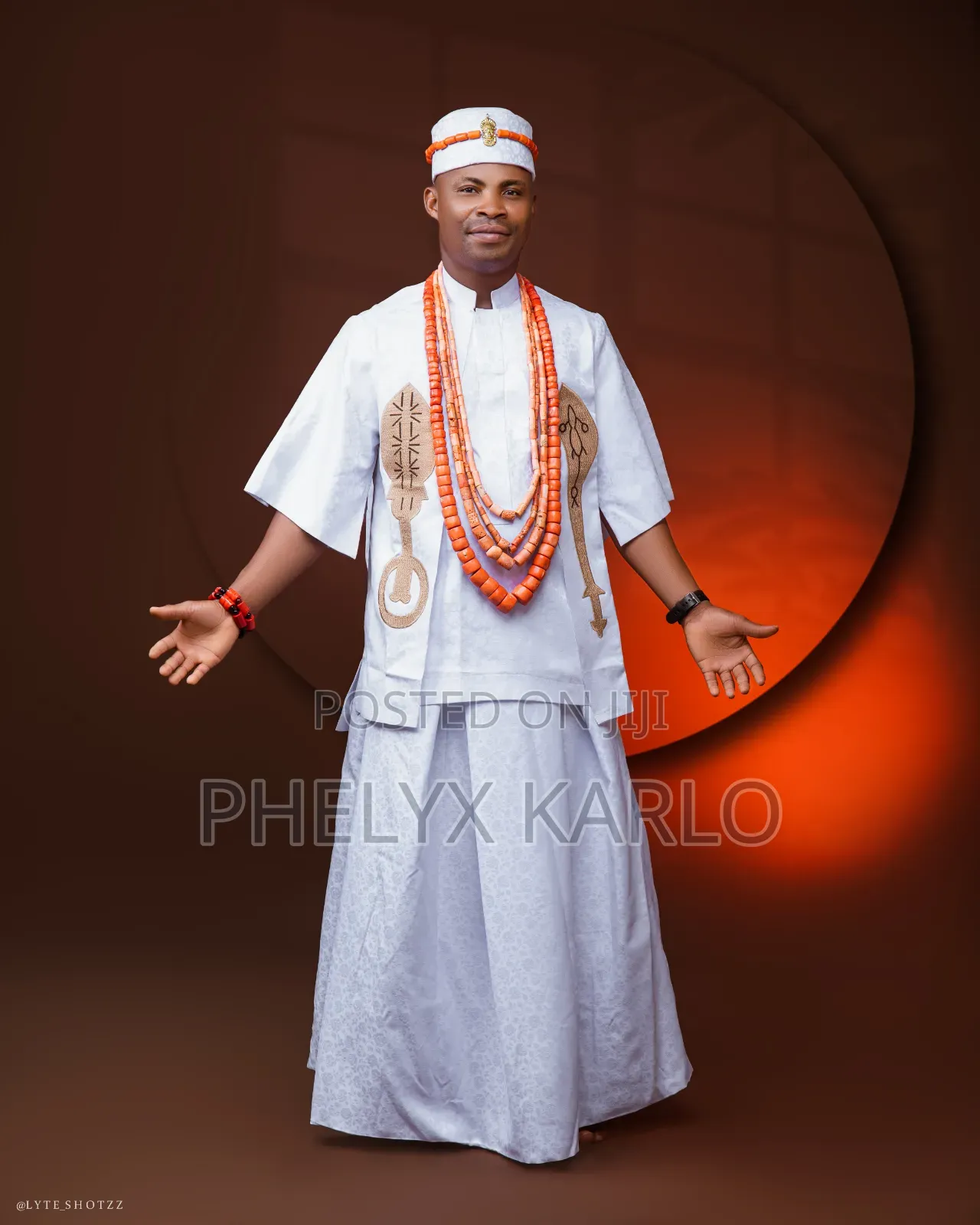 High Quality White Kaftan With Embroidered 2 Side Pockets