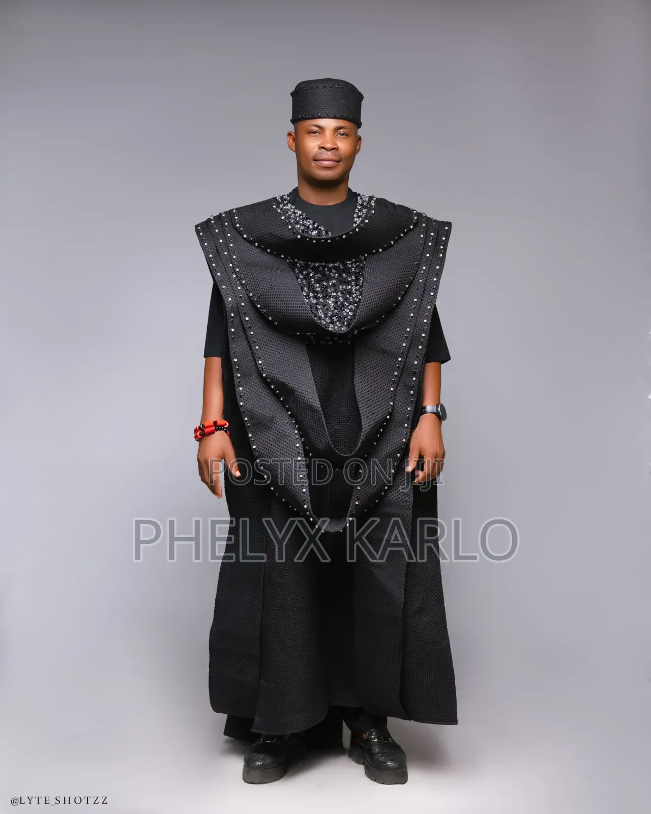 High Quality White Kaftan With Embroidered 2 Side Pockets