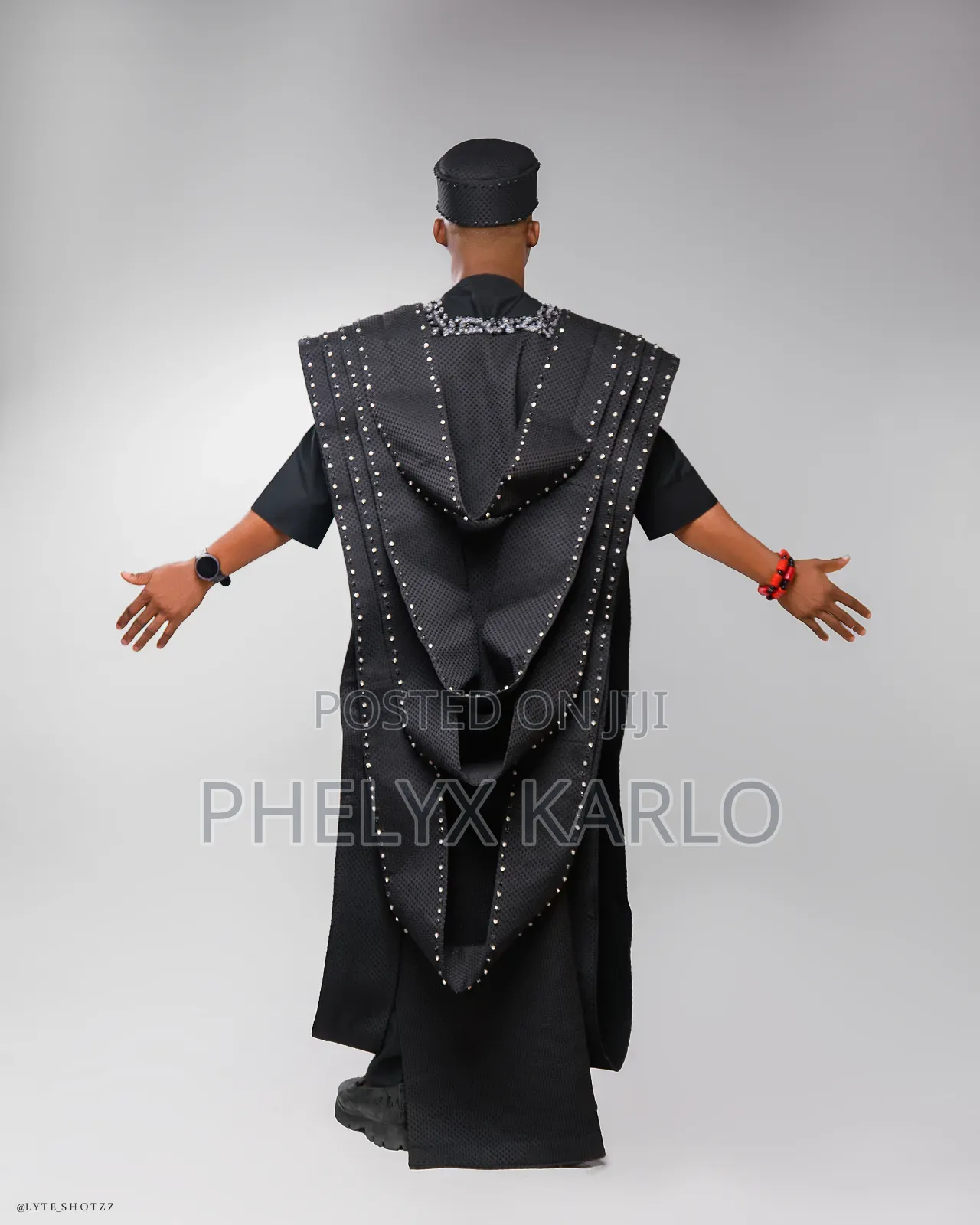 High Quality White Kaftan With Embroidered 2 Side Pockets