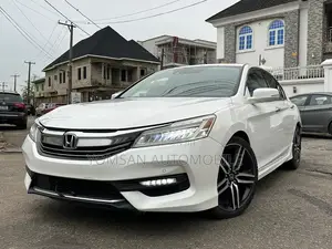 Honda Accord Touring 4dr Sedan FWD (3.5L 6cyl 6A) 2016 White