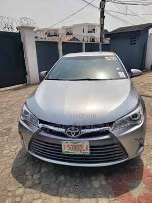 Toyota Camry LE 4dr Sedan (2.5L 4cyl 6A) 2017 Silver