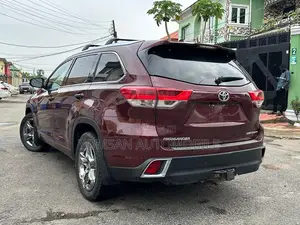 Toyota Highlander Limited Platinum 4x4 V6 (3.5L 6cyl 8A) 2017 Burgundy