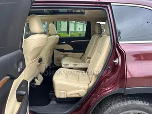 Toyota Highlander Limited Platinum 4x4 V6 (3.5L 6cyl 8A) 2017 Burgundy