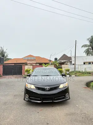 Toyota Camry SE 4dr Sedan (2.5L 4cyl 6A) 2012 Black
