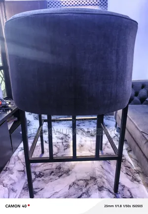 Customized Strong and Comfortable Makeup Chair