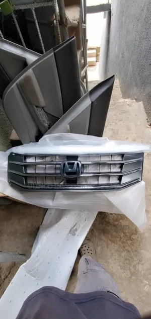 Front Grill Honda Crostour 2010