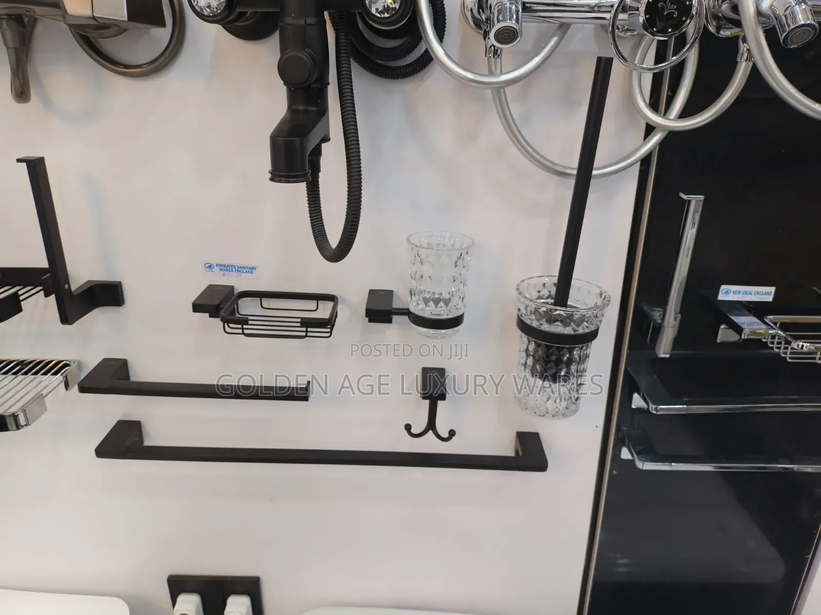 1600 Premium Quality Black Bathroom Accessories