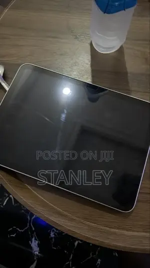 Apple iPad Air 128 GB Gray