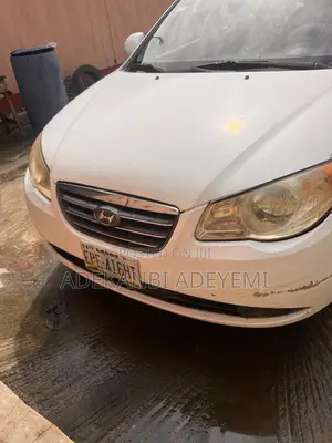Hyundai Elantra 2009 White