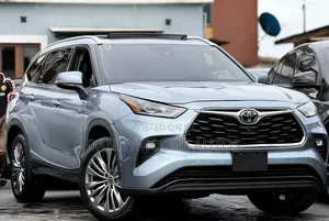 Toyota Highlander Platinum 2022 Blue