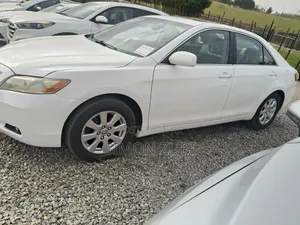 Toyota Camry XLE V6 4dr Sedan (3.5L 6cyl 6AM) 2009 White