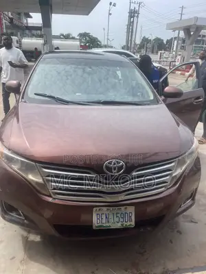 Toyota Venza LE 2010