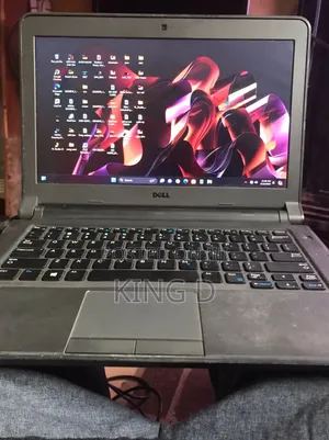 Laptop Dell Latitude 3350 8GB Intel Core i5 HDD 256GB