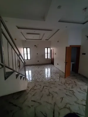 4bdrm Duplex in Medina Estate for rent