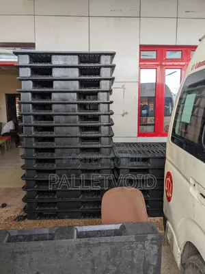 Plastic Pallets for Lifting Heavy Loads