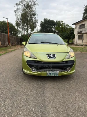 Peugeot 207 2012 Green