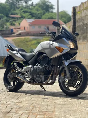 Honda 2002 Silver
