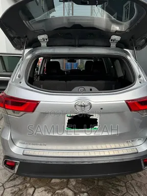 Toyota Highlander XLE 4x4 V6 (3.5L 6cyl 8A) 2018 Silver