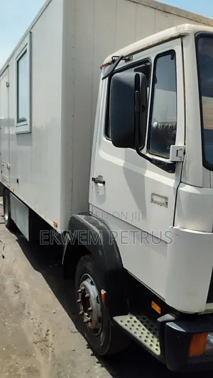 Mercedes Benz 814,914, Boxed Body 4x2 Truck