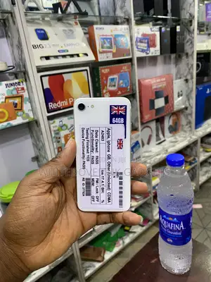 Apple iPhone XR 64 GB White
