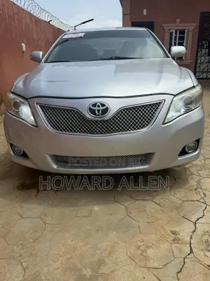 Toyota Camry LE 4dr Sedan (2.4L 4cyl 5A) 2009 Silver