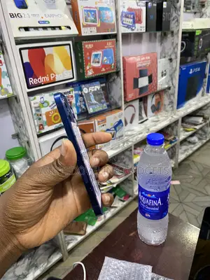 Apple iPhone 12 64 GB Blue