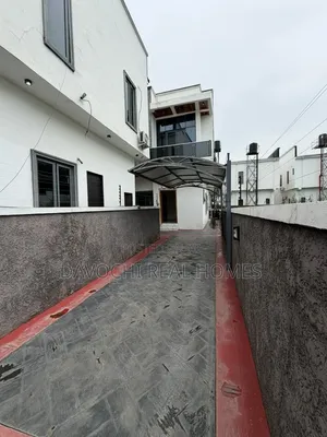 4bdrm Duplex in Lekki Phase 1 for sale