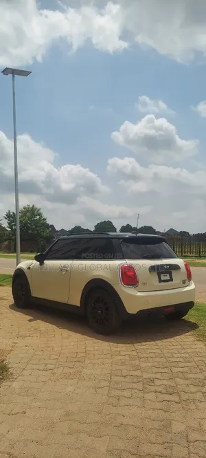 Mini Cooper 2017 Off white
