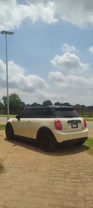 Mini Cooper 2017 Off white